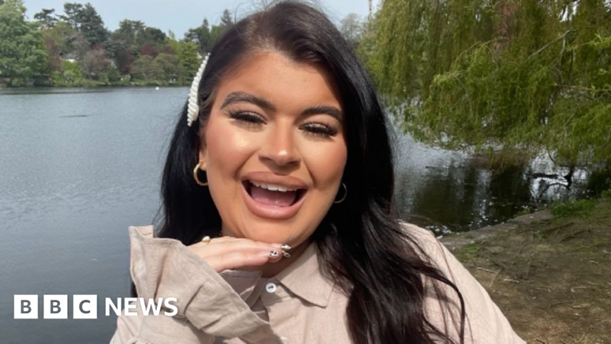 Borussia Dortmund apologises for TikTok ‘mocking’ woman with stammer