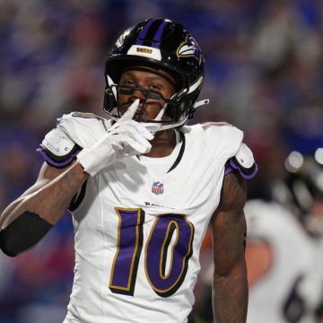Ravens’ Henry dares opponents to continue calling Hopkins ‘washed’