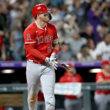 Mike Trout hits towering 485-foot shot for 400th career homer