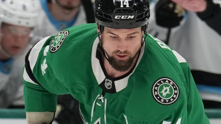 Stars’ Jamie Benn to miss at least 4 weeks with collapsed lung