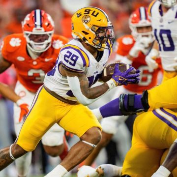 Sources: LSU RB Durham (ankle) doubtful to play vs.Ole Miss