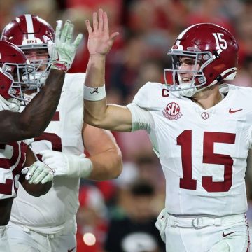 Alabama snaps Georgia’s home winning streak with upset win