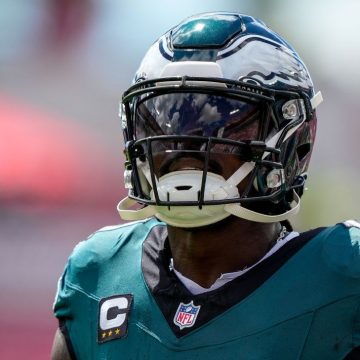 A.J. Brown says post not directed at Eagles, Jalen Hurts