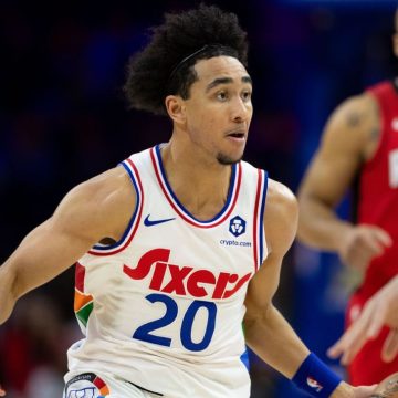 76ers' Jared McCain injures thumb, could miss start of season