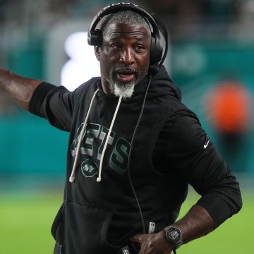 Aaron Glenn Rips Jets for 3 Turnovers, 13 Penalties in Dolphins Loss, 'Disappointing'