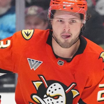 Anaheim Ducks, Mason McTavish agree on six-year extension