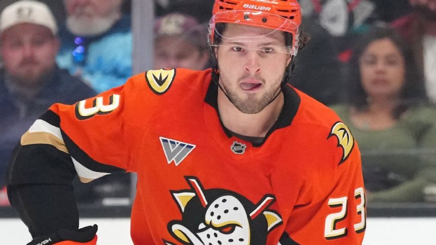 Anaheim Ducks, Mason McTavish agree on six-year extension