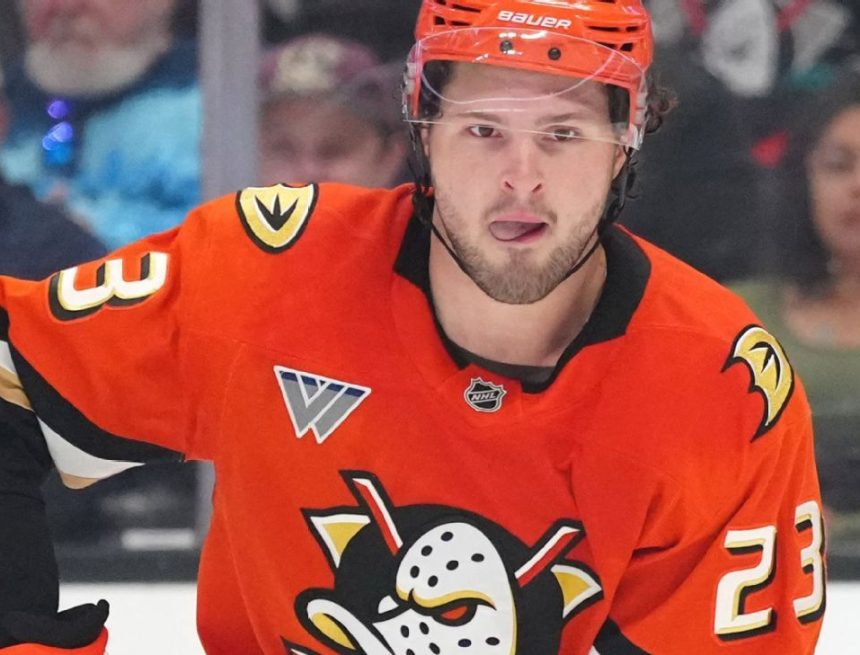 Anaheim Ducks, Mason McTavish agree on six-year extension