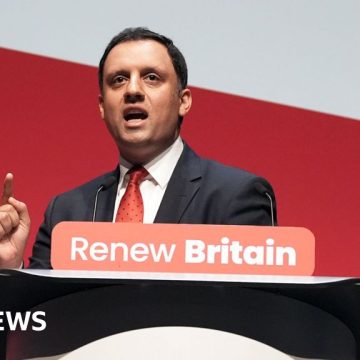 Anas Sarwar says 'knackered' SNP has run out of new ideas