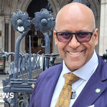 Ex-Green deputy leader launches new legal action against party