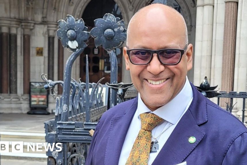 Ex-Green deputy leader launches new legal action against party