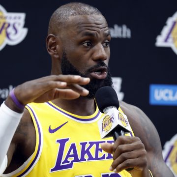 LeBron James Says Lakers Contract Status Will Have 'No Impact' on 2025-26 NBA Season