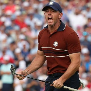 McIlroy, Lowry take brunt of heckling at rowdy Ryder Cup