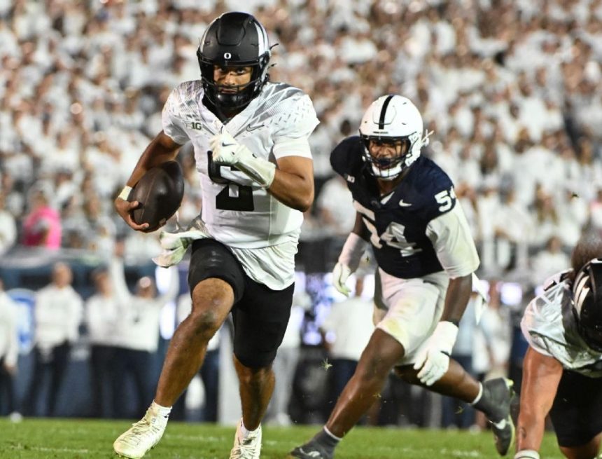 Oregon's Lanning touts Moore as best QB after beating Penn State