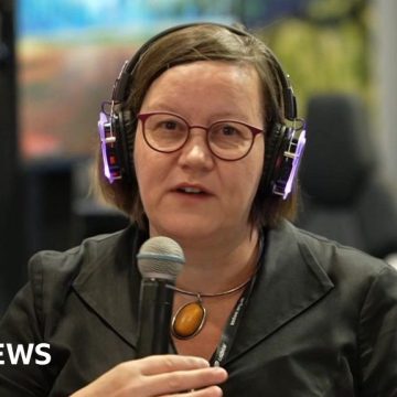 Scrapping child benefit cap makes economic sense, Rachel Reeves told