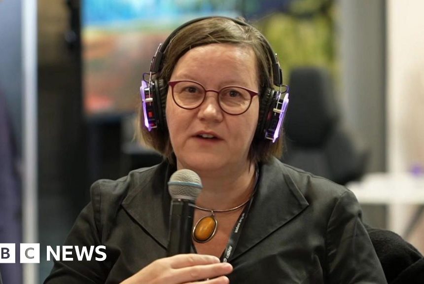 Scrapping child benefit cap makes economic sense, Rachel Reeves told