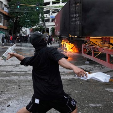 Thousands rally in Philippines at anticorruption protests in Manila | Corruption News