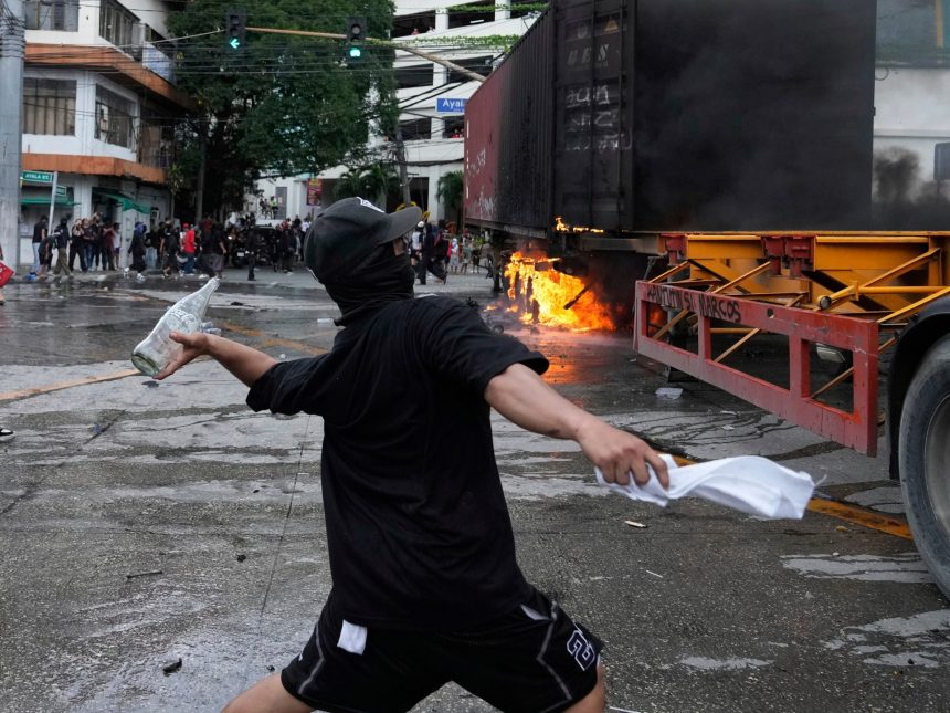 Thousands rally in Philippines at anticorruption protests in Manila | Corruption News