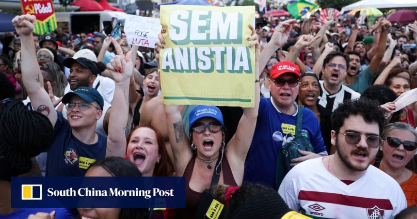 Brazilians protest against bill that could lead to a pardon for Bolsonaro and allies