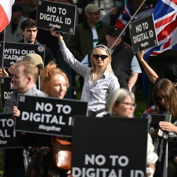 UK’s digital ID cards spark debate over immigration control and privacy | Migration