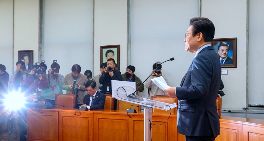 North Korean denuclearization should start with weapons freeze: ROK president