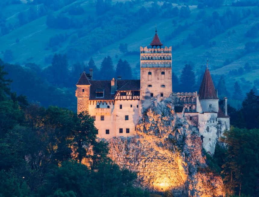 11 Haunted Castles for Spine-Tingling Supernatural Encounters This Halloween
