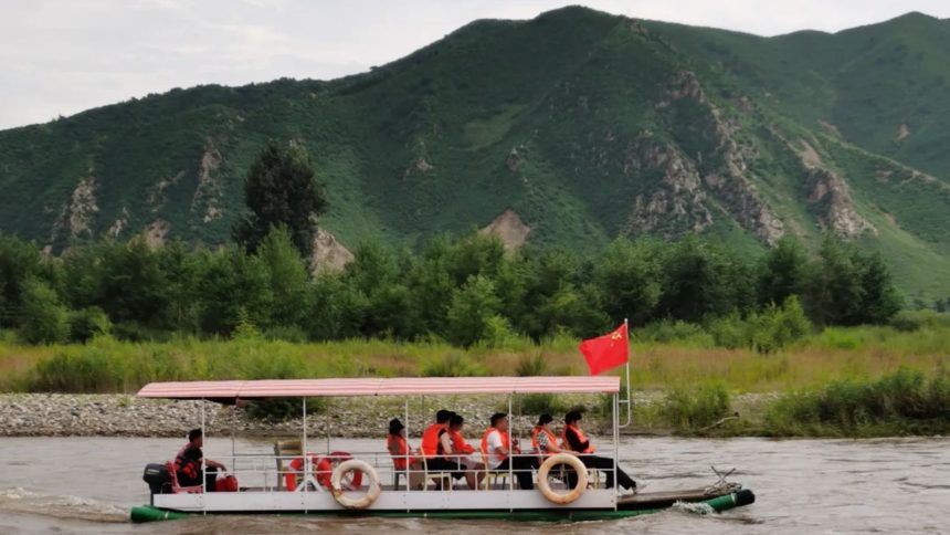 China, Russia look to bring North Korea on board for communist boat tours