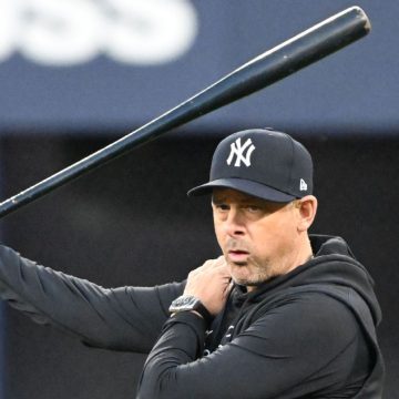 Aaron Boone fires back at Buck Martinez’s Yankees criticism