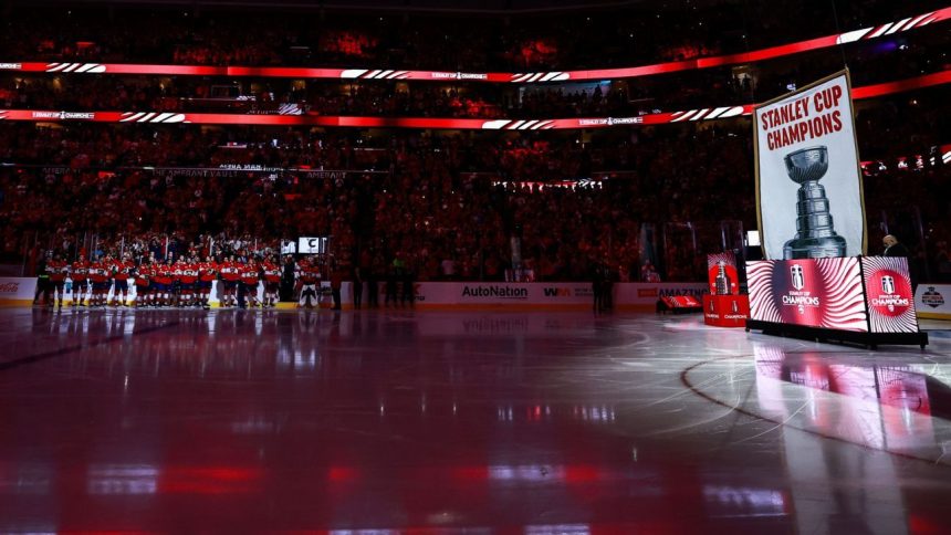 Florida Panthers raise second Stanley Cup banner before win