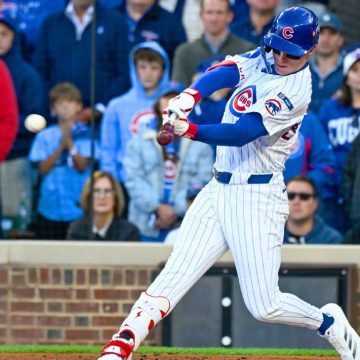 Cubs use 4-run 1st inning to stay alive vs. Brewers in NLDS