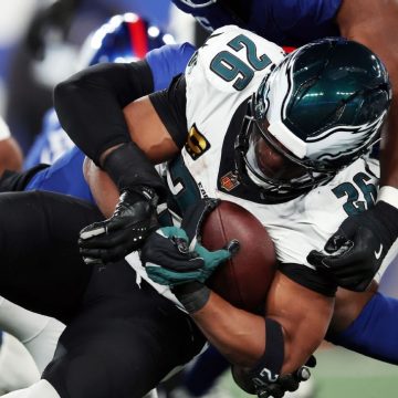 Eagles’ Johnson calls for ‘less predictable’ attack after loss