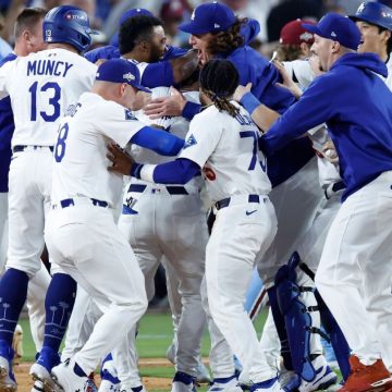Dodgers win in 11 innings after Orion Kerkering’s costly error