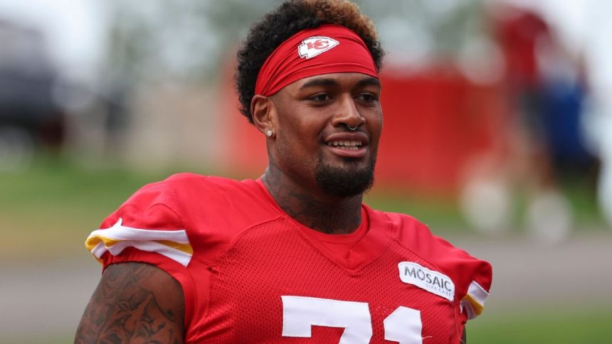 Sources: Chiefs' rookie Simmons to rejoin team in a few Sources: Chiefs’ rookie Simmons to rejoin team in a few weeks