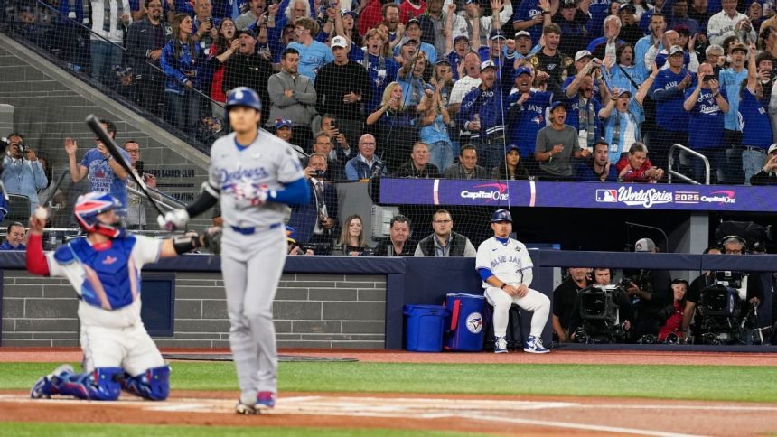 Blue Jays fans give Shohei Ohtani an earful at World Blue Jays fans give Shohei Ohtani an earful at World Series