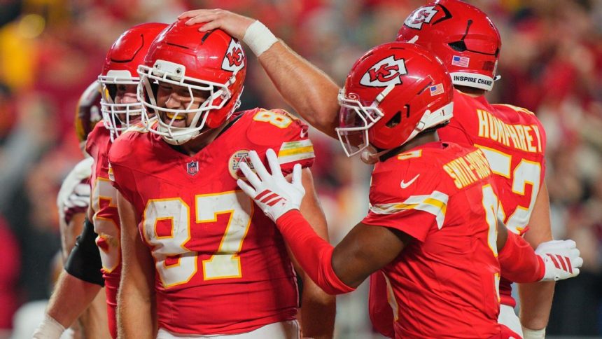 Travis Kelce ties Chiefs TD mark with vintage performance in Travis Kelce ties Chiefs TD mark with vintage performance in win