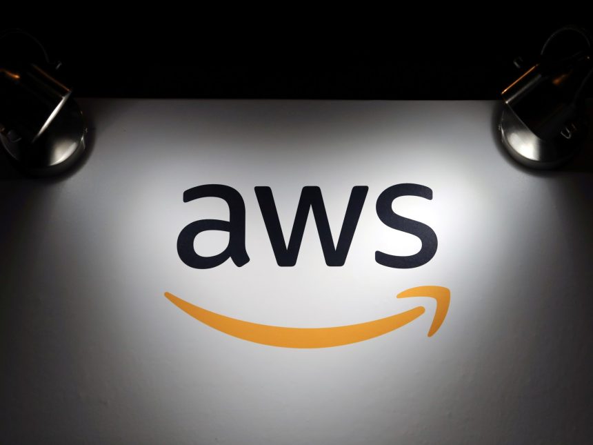 Amazon cloud problems spur outage of global websites and apps | Internet News
