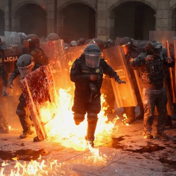 Week in Pictures: Pro-Gaza protests in Europe to floods in Sudan