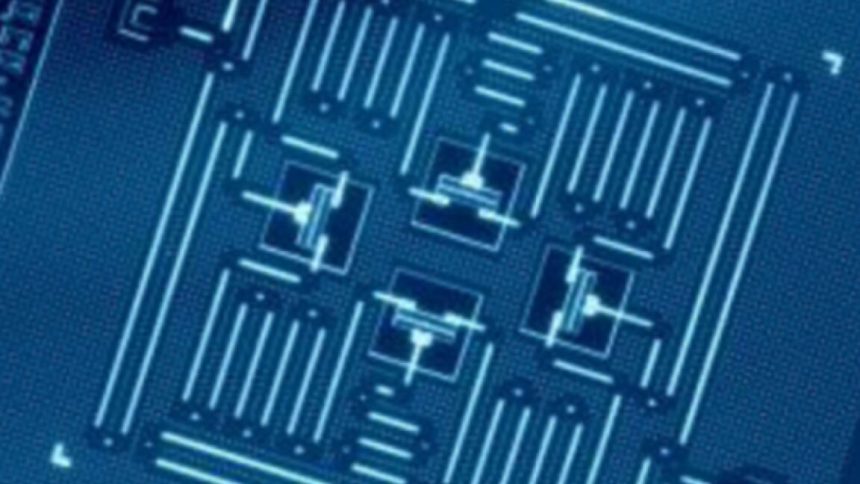 A device consisting of four transmon qubits, four quantum buses, and four readout resonators fabricated by IBM and published in npj Quantum Information in January 2017.