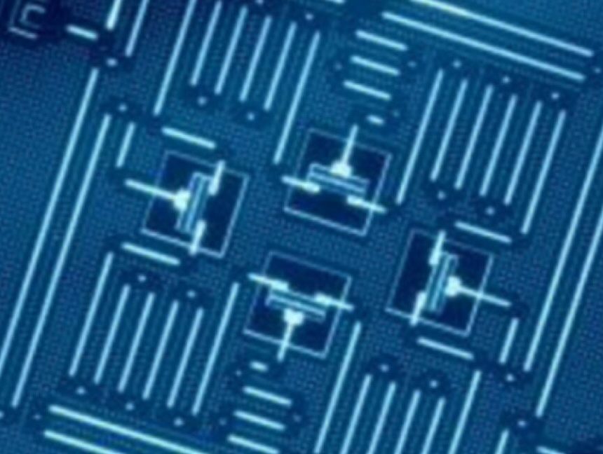A device consisting of four transmon qubits, four quantum buses, and four readout resonators fabricated by IBM and published in npj Quantum Information in January 2017.