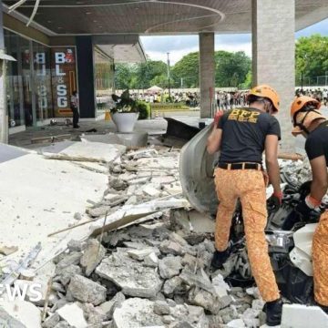 Strong 7.4 magnitude earthquake hits southern Philippines