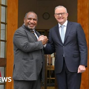 Australia signs key defence deal with Papua New Guinea