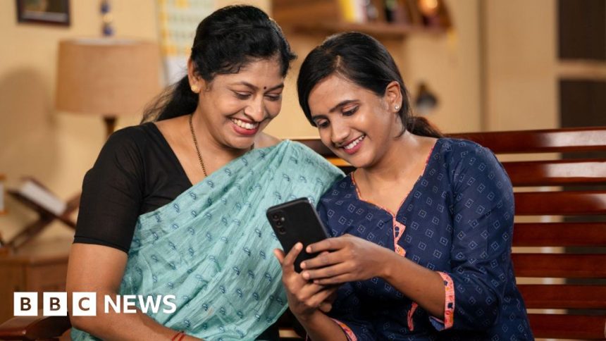 The Indian messaging app that wants to take on WhatsApp
