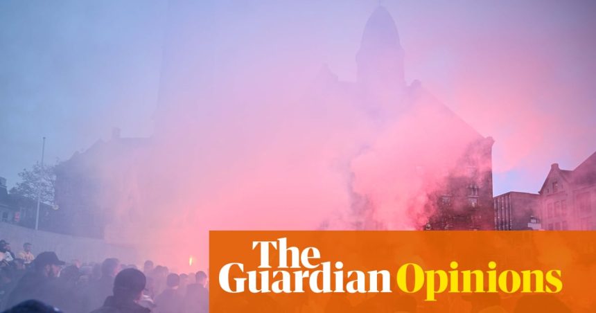 Standing with Maccabi’s football hooligans against local police – is that what patriotism looks like now? | Jonathan Liew