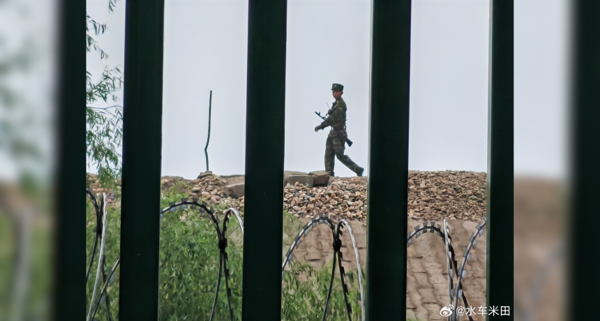 What the Chinese tourists flocking to the border see in North Korea