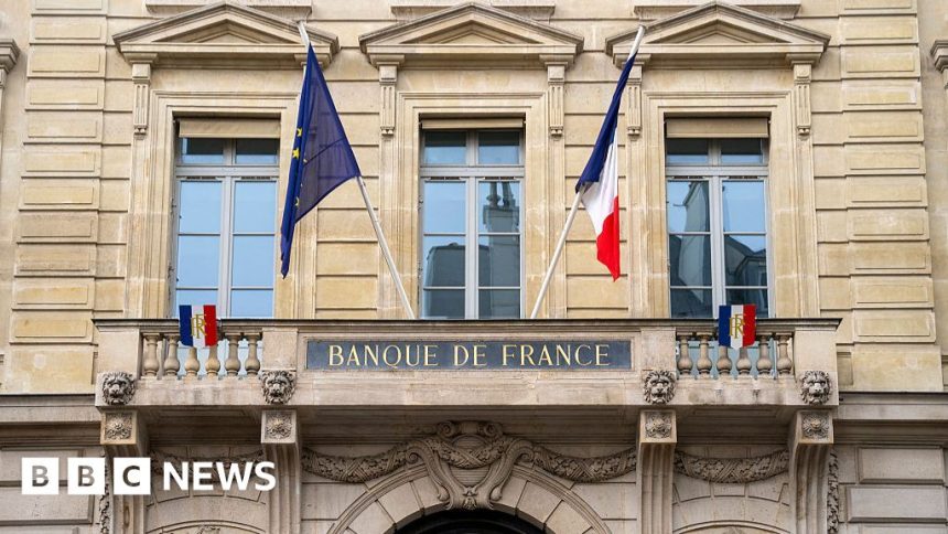 Louvre moves jewels to ultra-secure Bank of France vault after Louvre moves jewels to ultra-secure Bank of France vault after heist