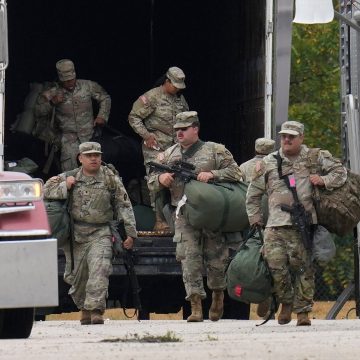 US National Guard troops arrive in Illinois as Trump escalates crackdown | Donald Trump News