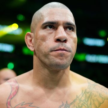 Alex Pereira Beats Magomed Ankalaev By 1st-Round TKO to Reclaim Title at UFC 320