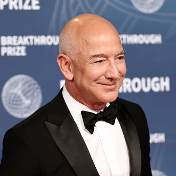 Bezos predicts that millions will live in space kind of soon