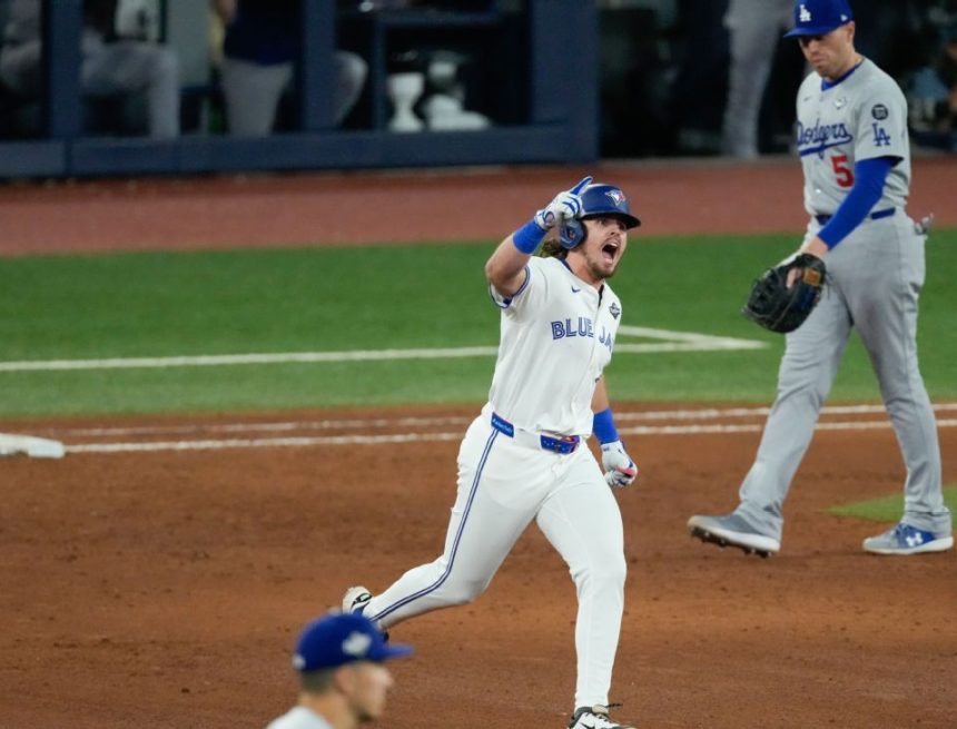 Blue Jays plate 11 vs. Dodgers, roll in World Series Game 1