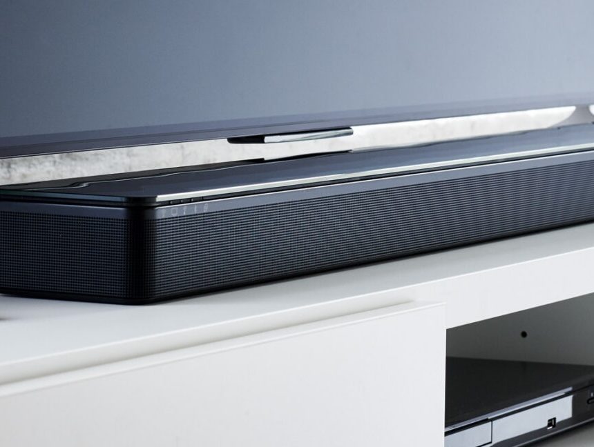 Bose's SoundTouch 300 wireless soundbar.